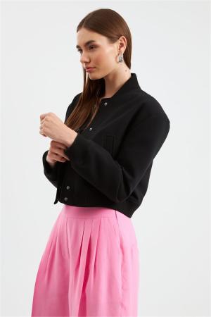 Black padded jacket with snap buttons