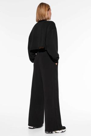 wide leg trousers