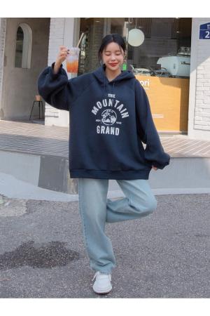 HOODED SWEATSHIRT
