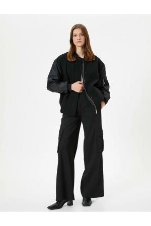 Bomber jacket with pockets