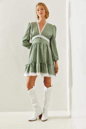 Women's dress with ruffle skirt