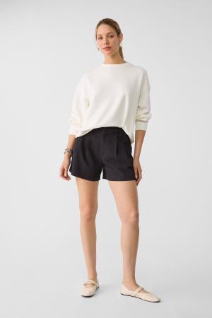 Soft textured basic sweatshirt