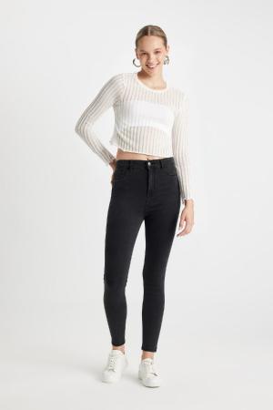 Skinny Leg Basic Jeans