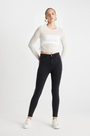 Skinny Leg Basic Jeans