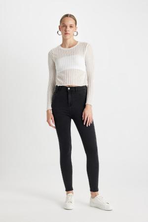 Skinny Leg Basic Jeans
