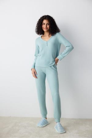 Green pajama pants set